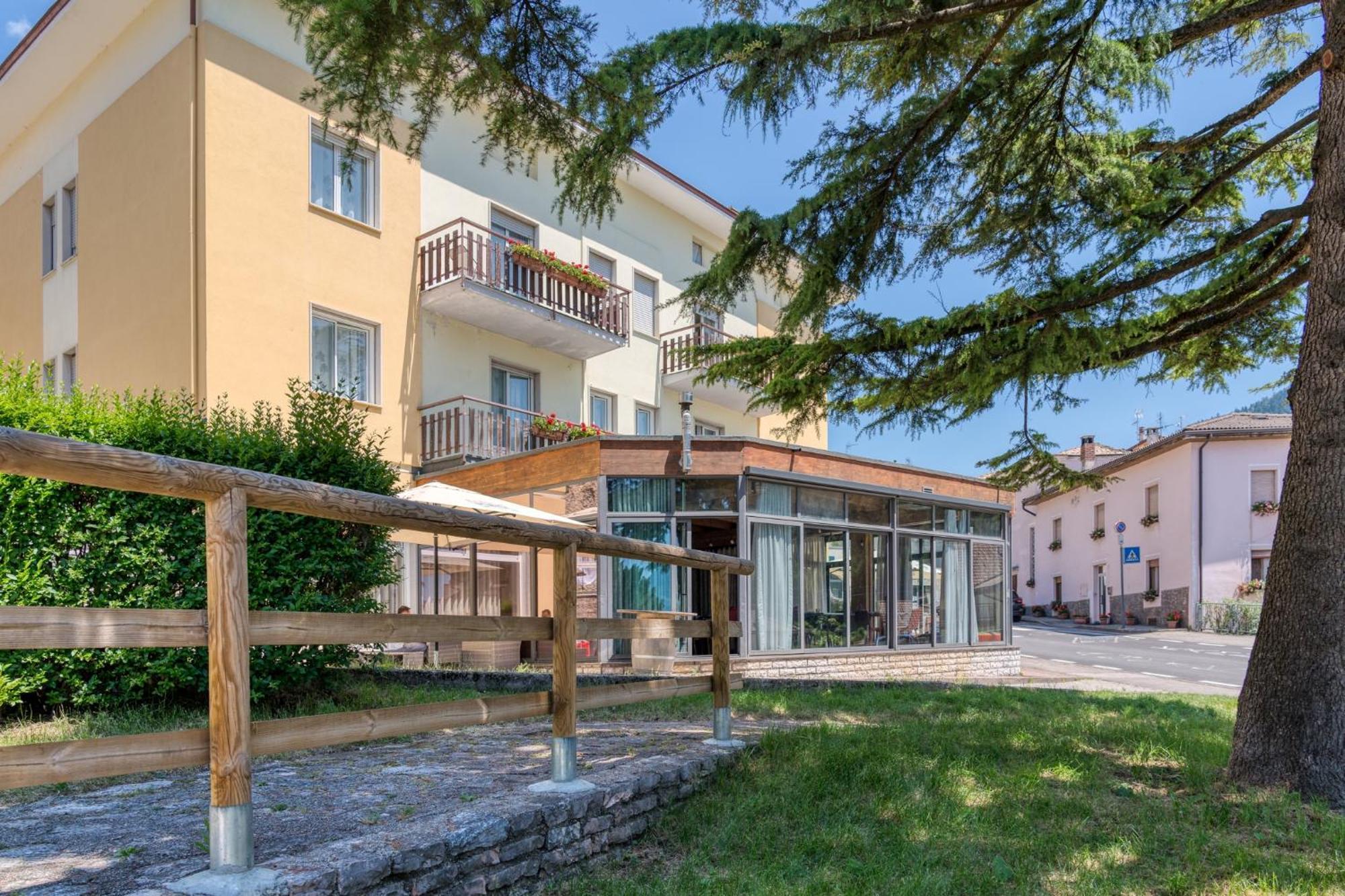 Hotel Martinelli Rontz-Klenz Exterior foto